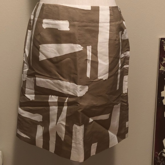 MaxMara Beige & White Abstract Print Skirt - Picture 3 of 5